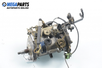 ГНП-горивонагнетателна помпа за Volvo V40 Estate (07.1995 - 06.2004) 1.9 TD, 90 к.с., № Lucas R8448B261B