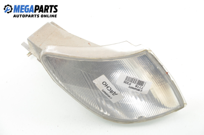 Мигач за Peugeot 306 Sedan (04.1993 - 10.2003), седан, позиция: дясна