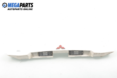 Плафони заден номер за Mitsubishi Space Star Minivan (06.1998 - 12.2004)