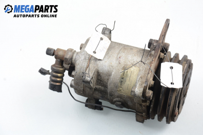 Компресор климатик за Volkswagen Passat Variant B3, B4 (02.1988 - 06.1997) 2.0, 115 к.с.