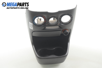 Централна конзола за Fiat Punto Hatchback II (09.1999 - 07.2012)