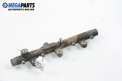 Горивна рейка за Peugeot 306 Break (06.1994 - 04.2002) 2.0 HDI 90, 90 к.с.