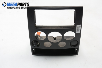 Централна конзола за Ford Tourneo Connect (06.2002 - 12.2013)