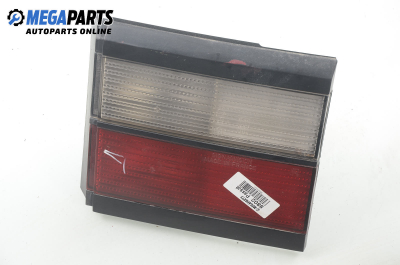 Вътрешен стоп за Volkswagen Passat Variant B3, B4 (02.1988 - 06.1997), комби, позиция: дясна