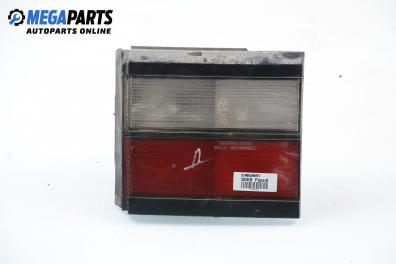 Вътрешен стоп за Volkswagen Passat Variant B3, B4 (02.1988 - 06.1997), комби, позиция: дясна