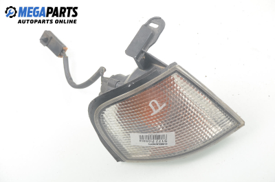 Мигач за Nissan Primera Sedan I (06.1990 - 06.1996), седан, позиция: дясна