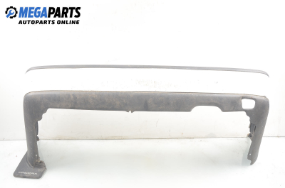 Задна броня за Nissan Primera Hatchback I (06.1990 - 06.1996), хечбек