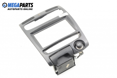 Централна конзола за Mitsubishi Carisma Hatchback (07.1995 - 06.2006)