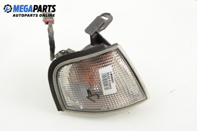 Мигач за Nissan Primera Sedan I (06.1990 - 06.1996), седан, позиция: дясна