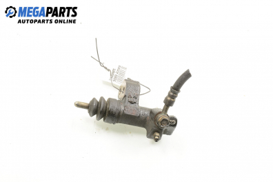 Долна помпа за съединител за Nissan Almera II Hatchback (01.2000 - 12.2006)
