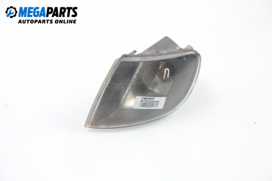 Мигач за Renault Safrane II Sedan (07.1996 - 12.2000), позиция: лява