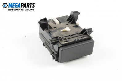 Пепелник за Nissan Primera Hatchback III (01.2002 - 06.2007)