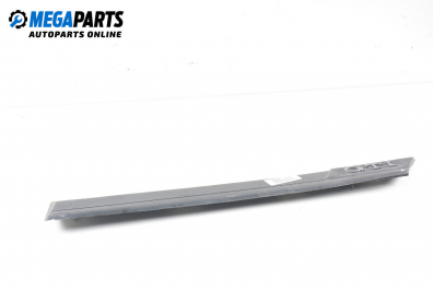 Външни лайсни за Volkswagen Golf III Hatchback (08.1991 - 07.1998), позиция: лява