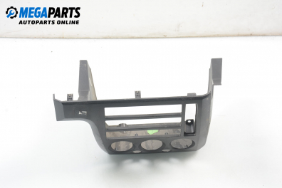 Централна конзола за Ford Fiesta V Hatchback (11.2001 - 03.2010)