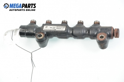Горивна рейка за Ford Focus II Hatchback (07.2004 - 09.2012) 1.6 TDCi, 90 к.с., № 9654592680