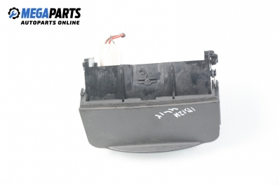 Пепелник за Seat Ibiza III Hatchback (08.1999 - 02.2002)