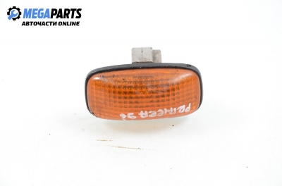 Мигач за Nissan Primera Sedan II (06.1996 - 12.2001), седан