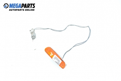 Мигач за Volvo V40 Estate (07.1995 - 06.2004), комби, позиция: дясна