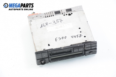 Автокасетофон за Mercedes-Benz E-Class Sedan (W210) (06.1995 - 08.2003)