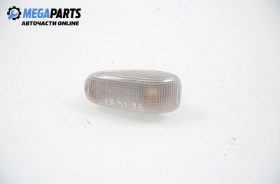 Мигач за Mercedes-Benz E-Class Sedan (W210) (06.1995 - 08.2003), седан