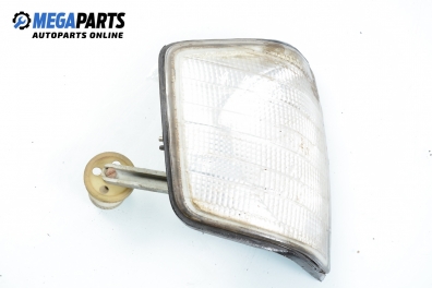 Мигач за Mercedes-Benz 190 Sedan (W201) (10.1982 - 08.1993), позиция: дясна