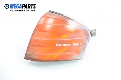 Мигач за Mercedes-Benz C-Class Sedan (W202) (03.1993 - 05.2000), седан, позиция: лява