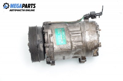 Компресор климатик за Volkswagen Golf IV Hatchback (08.1997 - 06.2005) 1.8, 125 к.с., № 1J0 820 803 A