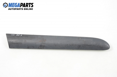 Външни лайсни за Renault Clio II Hatchback (09.1998 - 09.2005), позиция: дясна