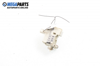 Ключалка за капачката на резервоара за Volkswagen Golf IV Hatchback (08.1997 - 06.2005), № 380 959 781