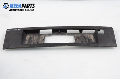 Стойка заден номер за Volkswagen Passat Variant B3, B4 (02.1988 - 06.1997), комби