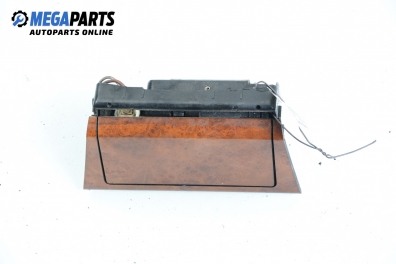 Пепелник за Mercedes-Benz 124 Sedan (12.1984 - 06.1993)