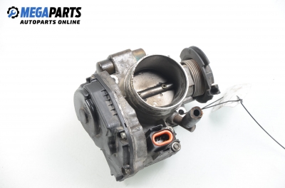 Дроселова клапа за Volkswagen Golf III Hatchback (08.1991 - 07.1998) 1.6, 101 к.с., № 037 133 064 D