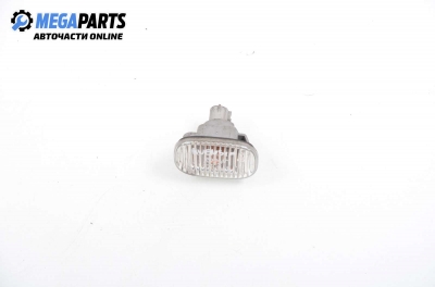 Мигач за Toyota Avensis Station Wagon II (04.2003 - 11.2008), комби