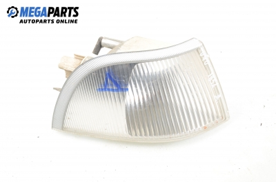 Мигач за Volvo V40 Estate (07.1995 - 06.2004), комби, позиция: дясна