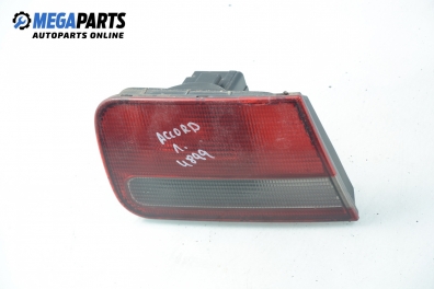 Вътрешен стоп за Honda Accord V Sedan (06.1992 - 12.1997), седан, позиция: лява, Hella