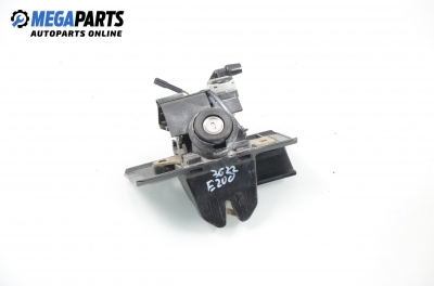 Брава заден капак за Mercedes-Benz E-Class Sedan (W210) (06.1995 - 08.2003), седан