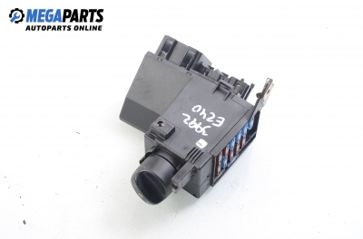 Ключ светлини  за Mercedes-Benz E-Class Estate (S210) (06.1996 - 03.2003)