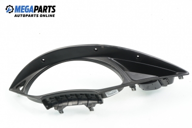Интериорна пластмаса километраж за Ford Focus I Hatchback (10.1998 - 12.2007), 4+1 вр., хечбек