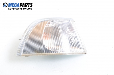 Мигач за Volvo V40 Estate (07.1995 - 06.2004), комби, позиция: дясна