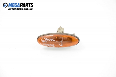 Мигач за Mazda Premacy Minivan (07.1999 - 03.2005), позиция: дясна