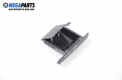 Пепелник за Peugeot 307 Hatchback (08.2000 - 12.2012)