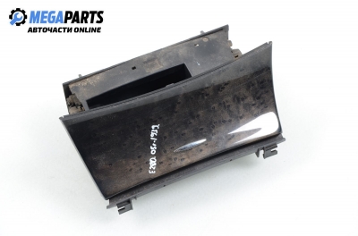 Пепелник за Mercedes-Benz E-Class Estate (S211) (03.2003 - 07.2009)