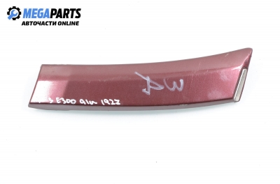 Външни лайсни за Mercedes-Benz 124 Sedan (12.1984 - 06.1993), седан, позиция: задна, дясна