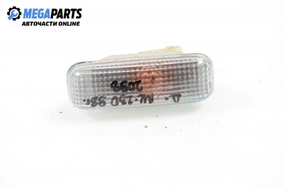 Мигач за Mercedes-Benz M-Class SUV (W163) (02.1998 - 06.2005), позиция: дясна