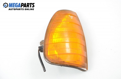 Мигач за Mercedes-Benz 123 Sedan (01.1976 - 12.1985), седан, позиция: дясна