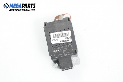 Усилвател антена за Volkswagen Golf V Hatchback (10.2003 - 02.2009), № 5M0 035 570 B