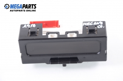 Дисплей за Renault Megane II Hatchback (07.2001 - 10.2012)