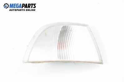 Мигач за Volvo V40 Estate (07.1995 - 06.2004), комби, позиция: дясна