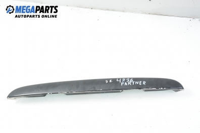 Лайсна заден капак за Peugeot Partner Combispace (05.1996 - 12.2015), пътнически