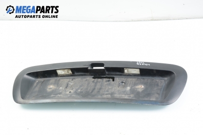 Стойка заден номер за Renault Megane I Hatchback (08.1995 - 12.2004), хечбек